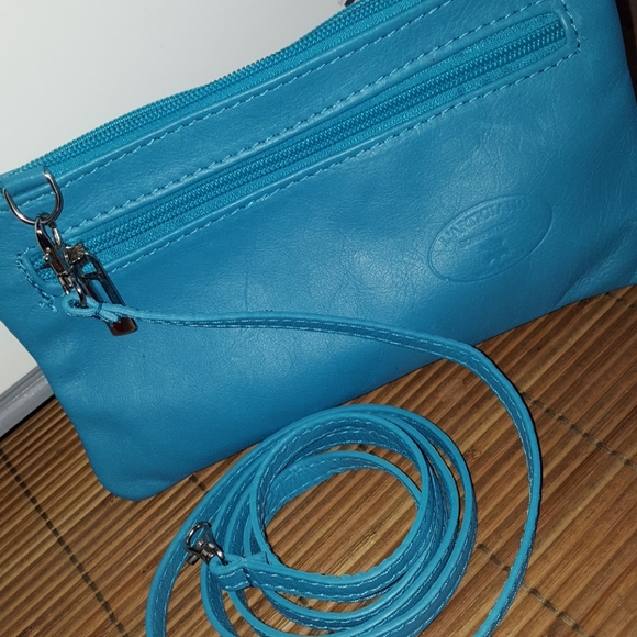 L' Artigiano leather wristlet/crossbody - Picture 7 of 7